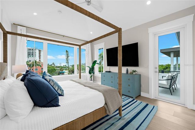 $9,495,000 | 551 South Washington Drive, Sarasota, FL 34236