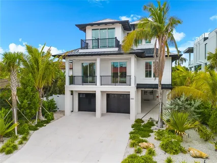 $9,495,000 | 551 South Washington Drive, Sarasota, FL 34236