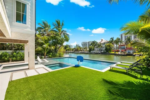 $9,495,000 | 551 South Washington Drive, Sarasota, FL 34236