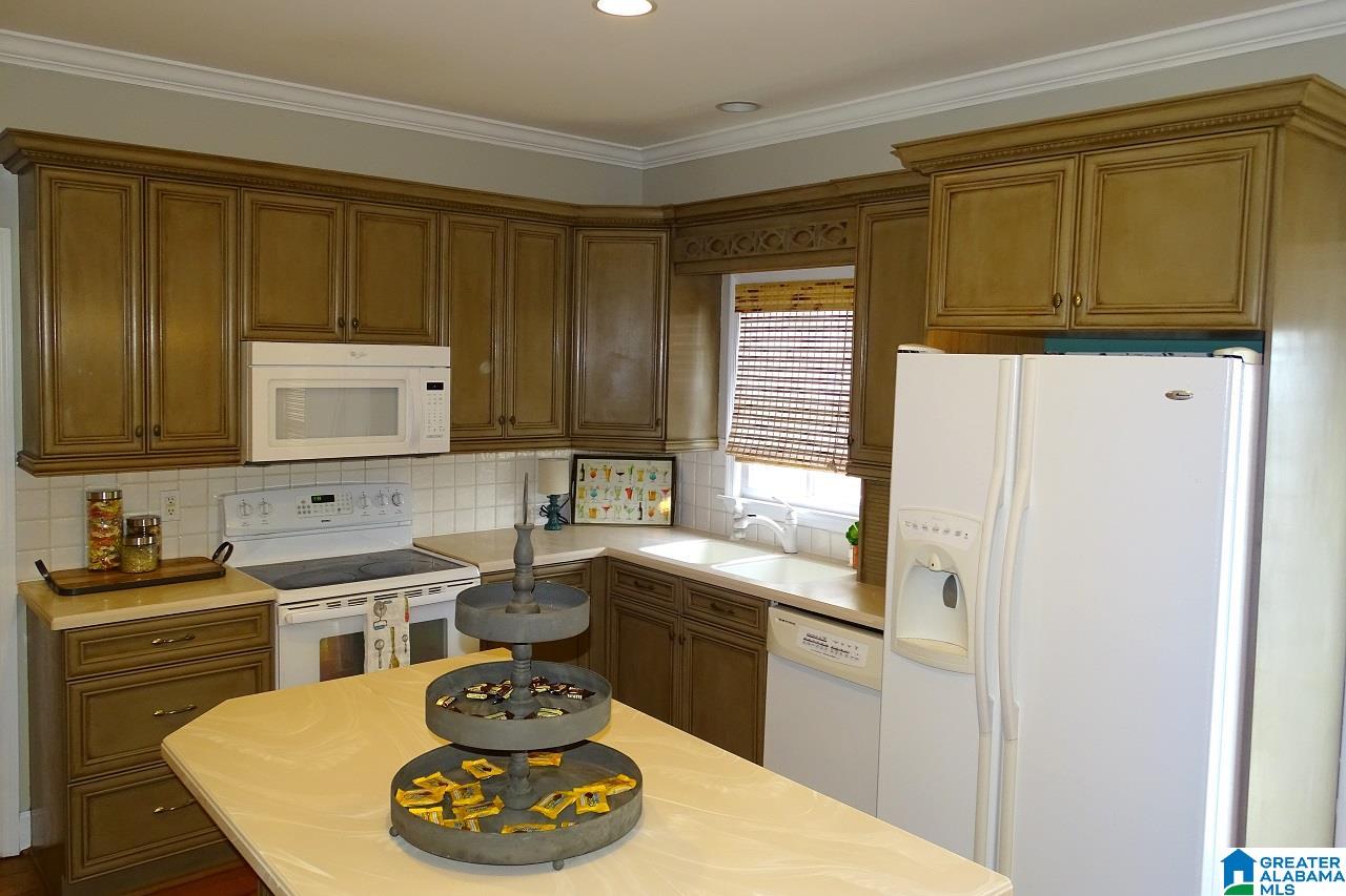 813 Boulder Ridge Circle Birmingham, AL 35244 - Photo 8 of 30