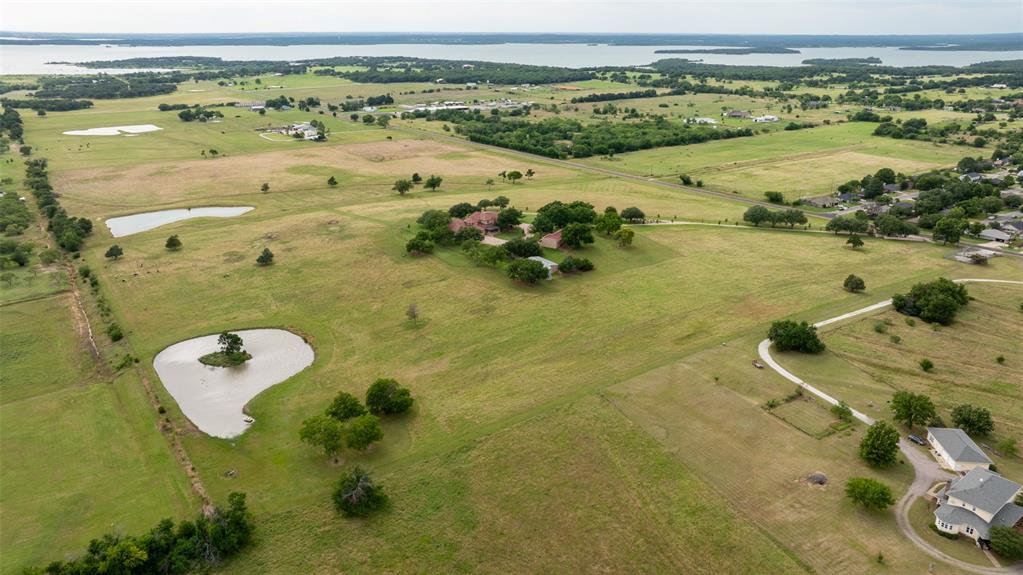 701 West Walcott Street Pilot Point, TX 76258 - Photo 3 of 40