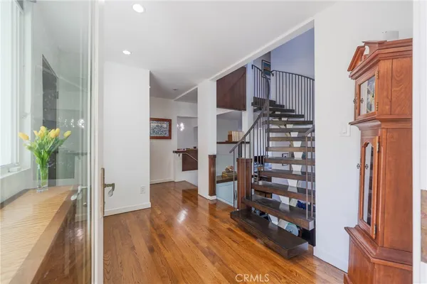 $16,995 | 2404 Laurel Avenue, Manhattan Beach, CA 90266