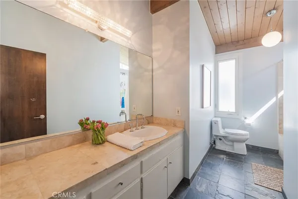 $16,995 | 2404 Laurel Avenue, Manhattan Beach, CA 90266