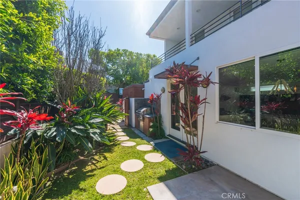 $16,995 | 2404 Laurel Avenue, Manhattan Beach, CA 90266