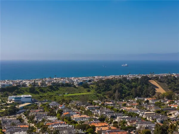 $16,995 | 2404 Laurel Avenue, Manhattan Beach, CA 90266