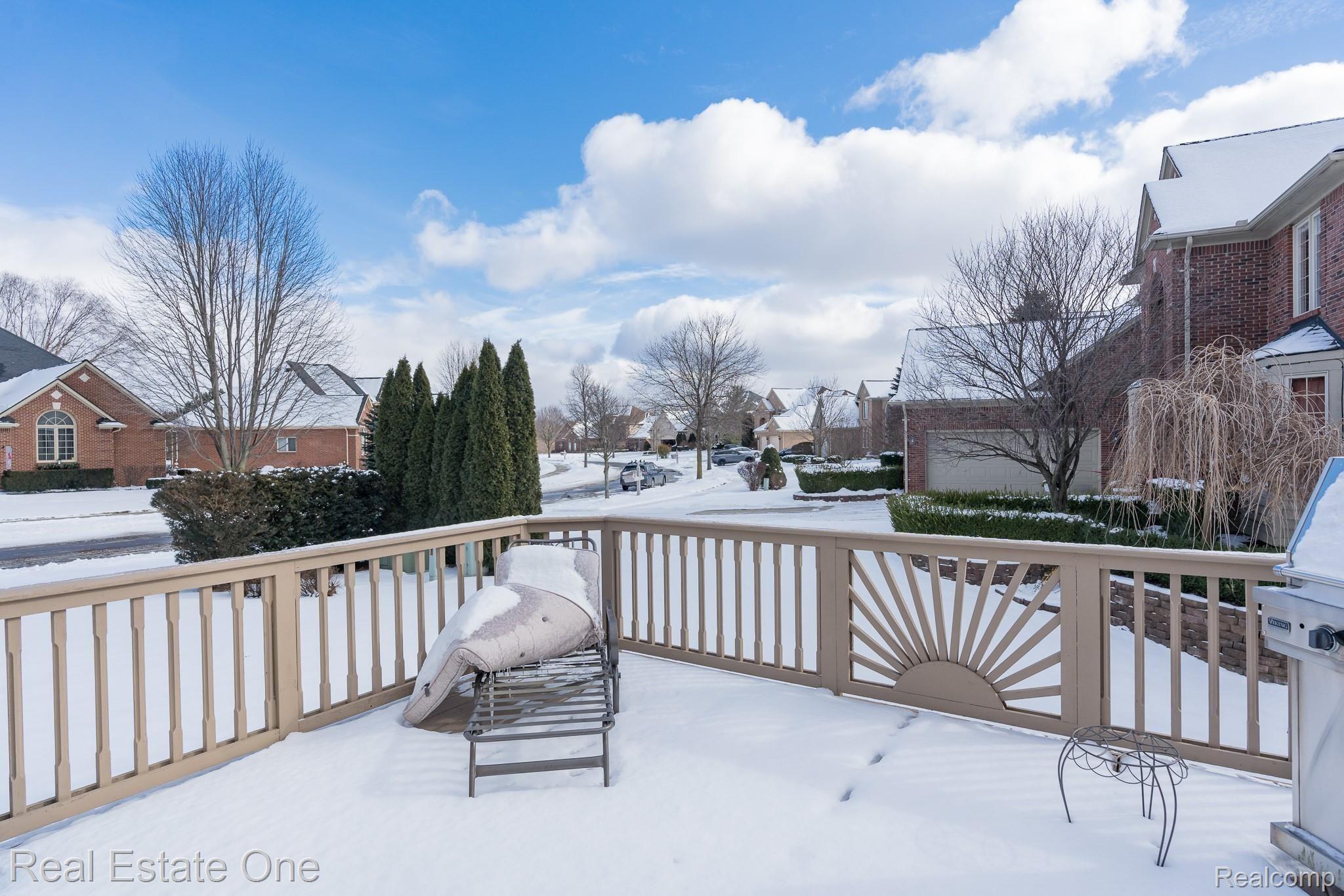 115 Scarborough Lane Rochester, MI 48306 - Photo 42 of 46 Deck