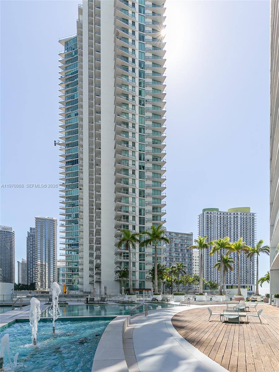 90 Southwest 3rd Street, Unit 1611 Miami, FL 33130 - Photo 26 of 44 a city view with tall buildings