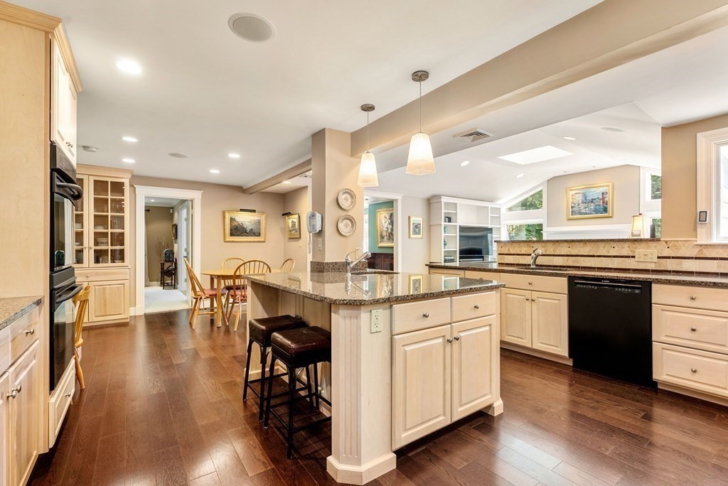 91 Edmunds Road Wellesley, MA 02481 - Photo 7 of 26 Gallery Image 7