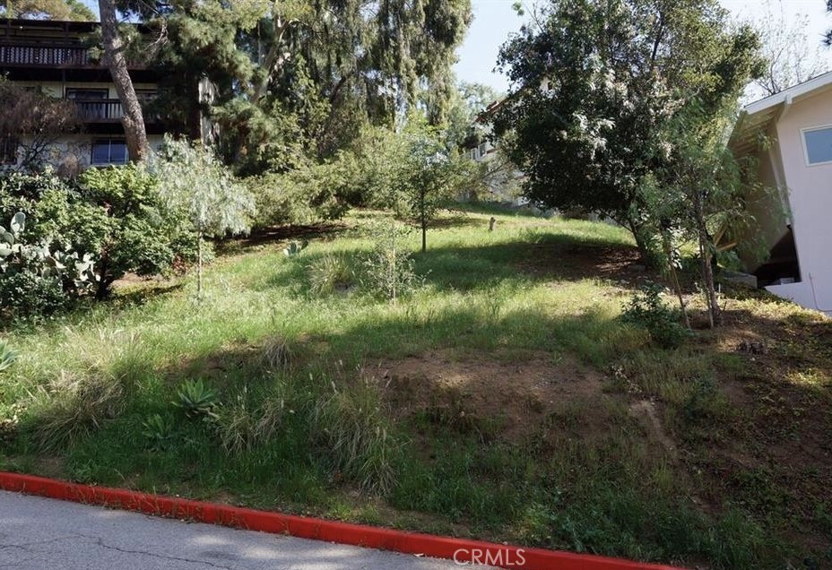 1112 Vincent Way Glendale, CA 91205 - Photo 3 of 5 a view of lake background with house