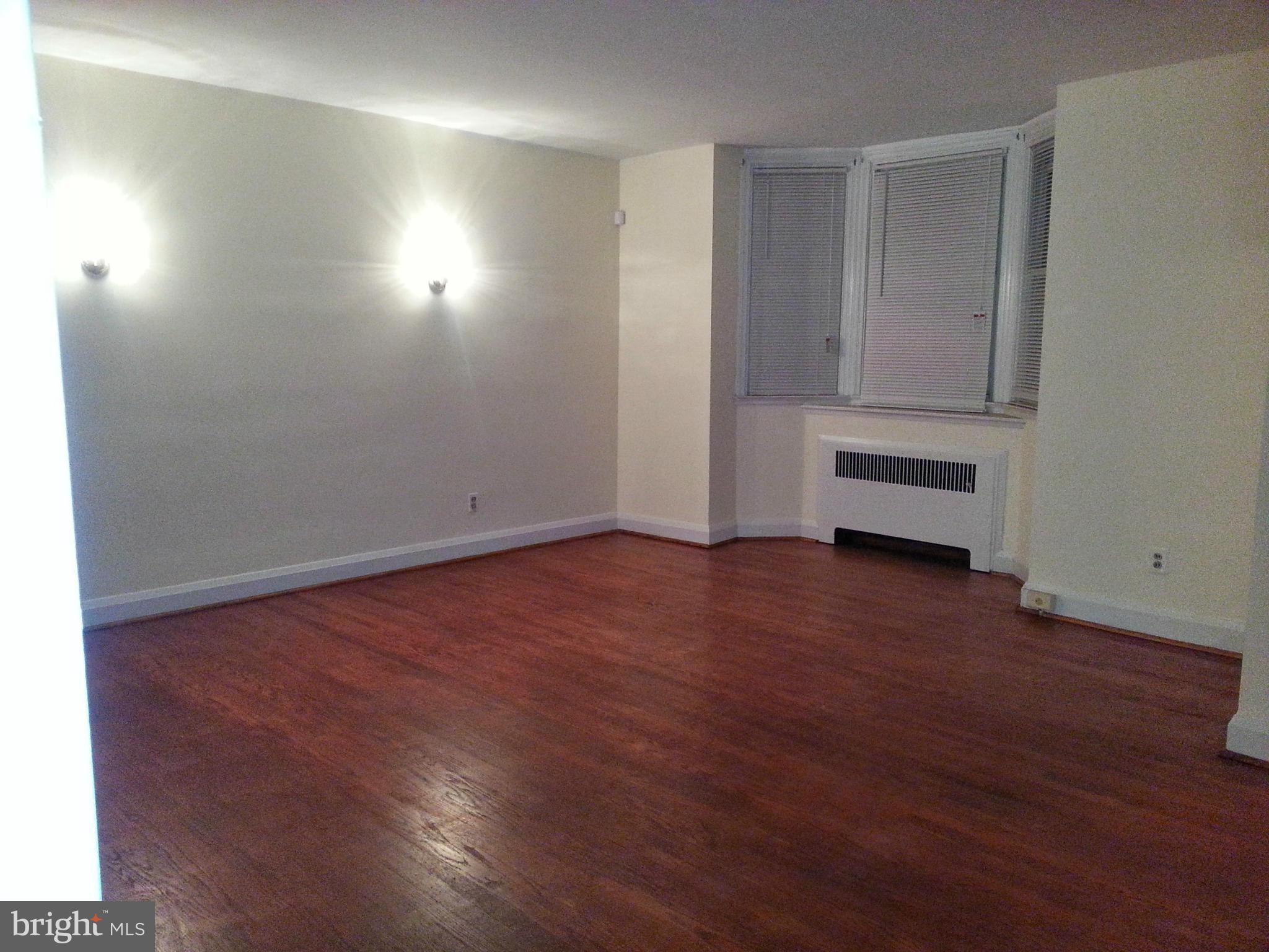 1513 Sheffield Road Baltimore, MD 21218 - Photo 3 of 16 Living Room