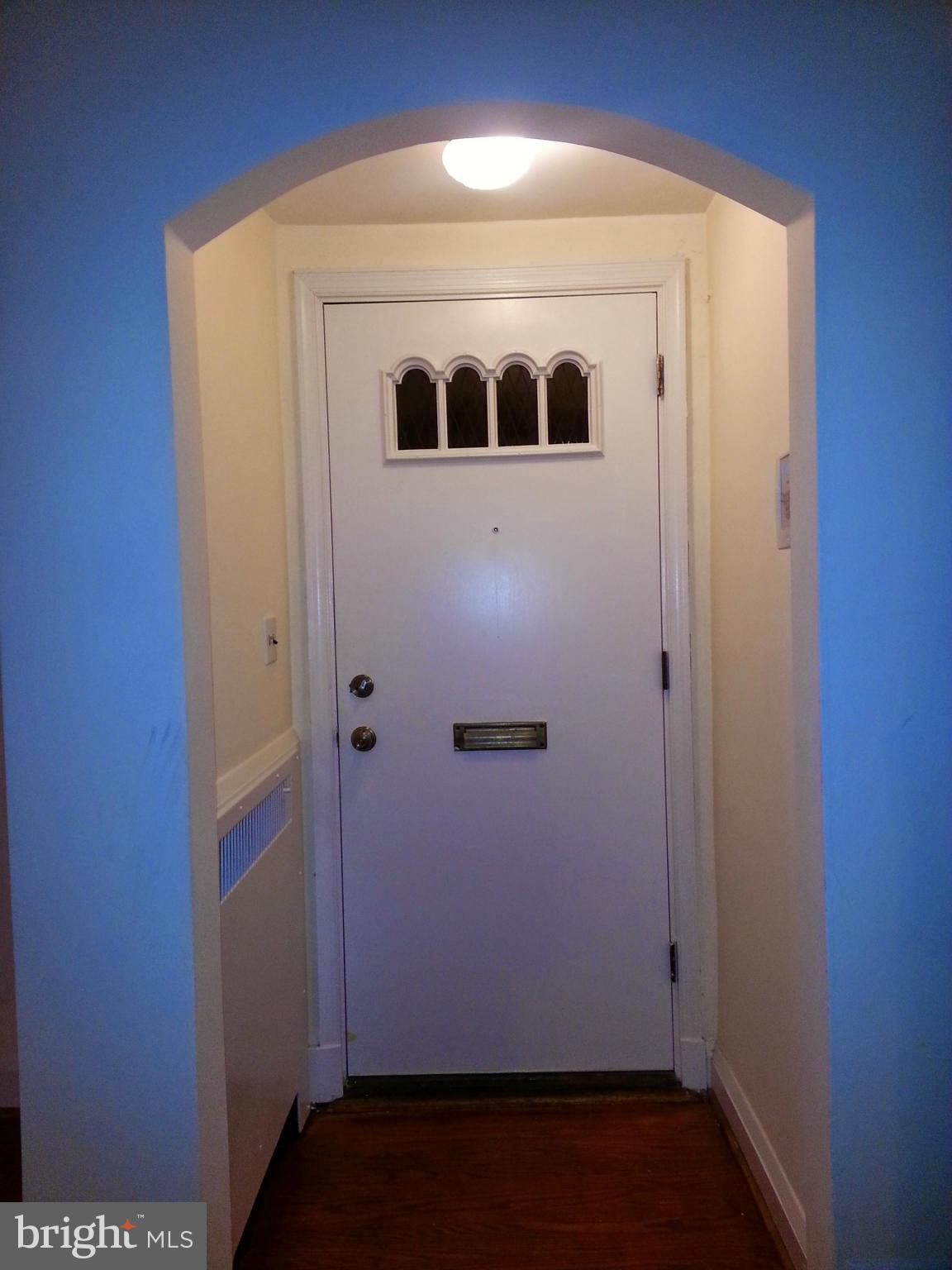 1513 Sheffield Road Baltimore, MD 21218 - Photo 4 of 16 Foyer