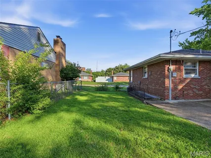 $175,000 | 3631 Park Crest Drive, St. Louis, MO 63125