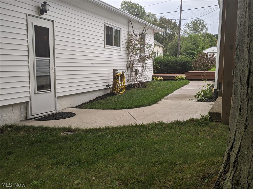 3241 Dickenson Road Ashtabula, OH 44004 - Photo 4 of 19 Gallery Image 4