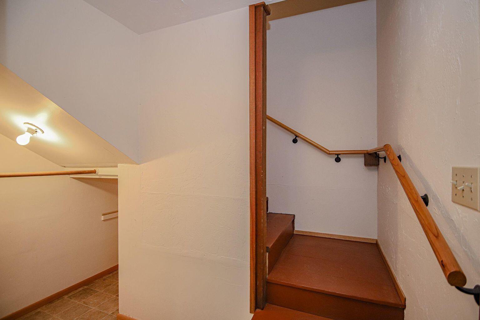 175 Earhart Road Rogue River, OR 97537 - Photo 17 of 28 Lower level