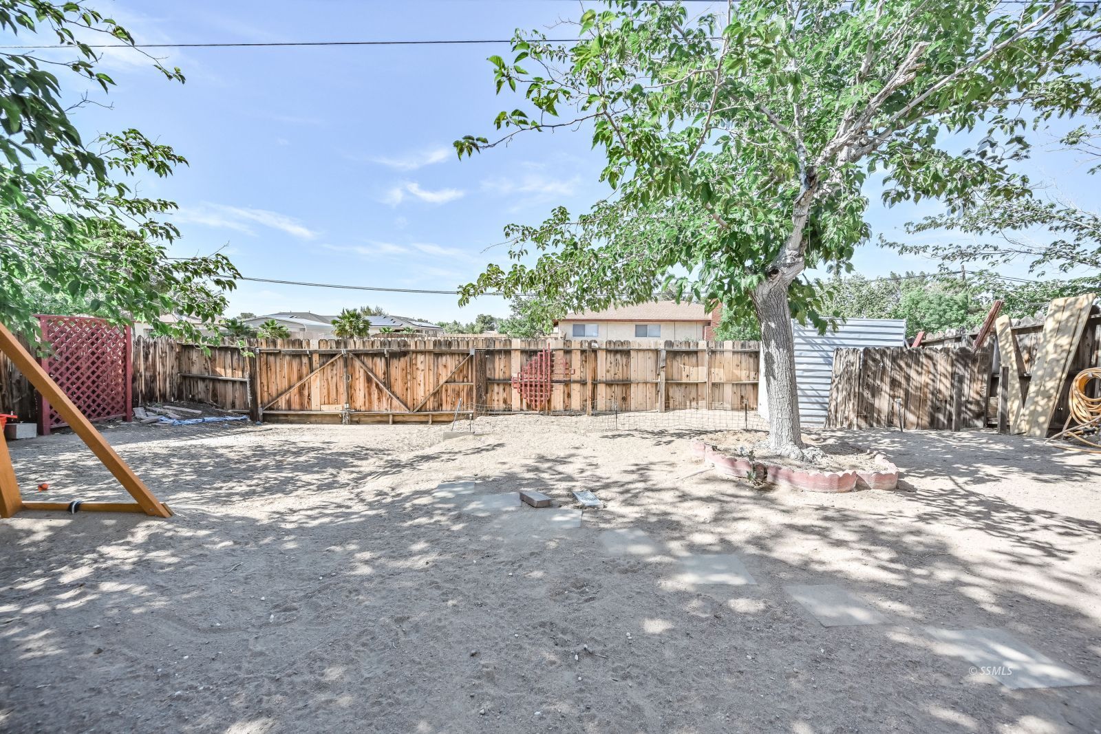 301 South Valley Street Ridgecrest, CA 93555 - Photo 26 of 29