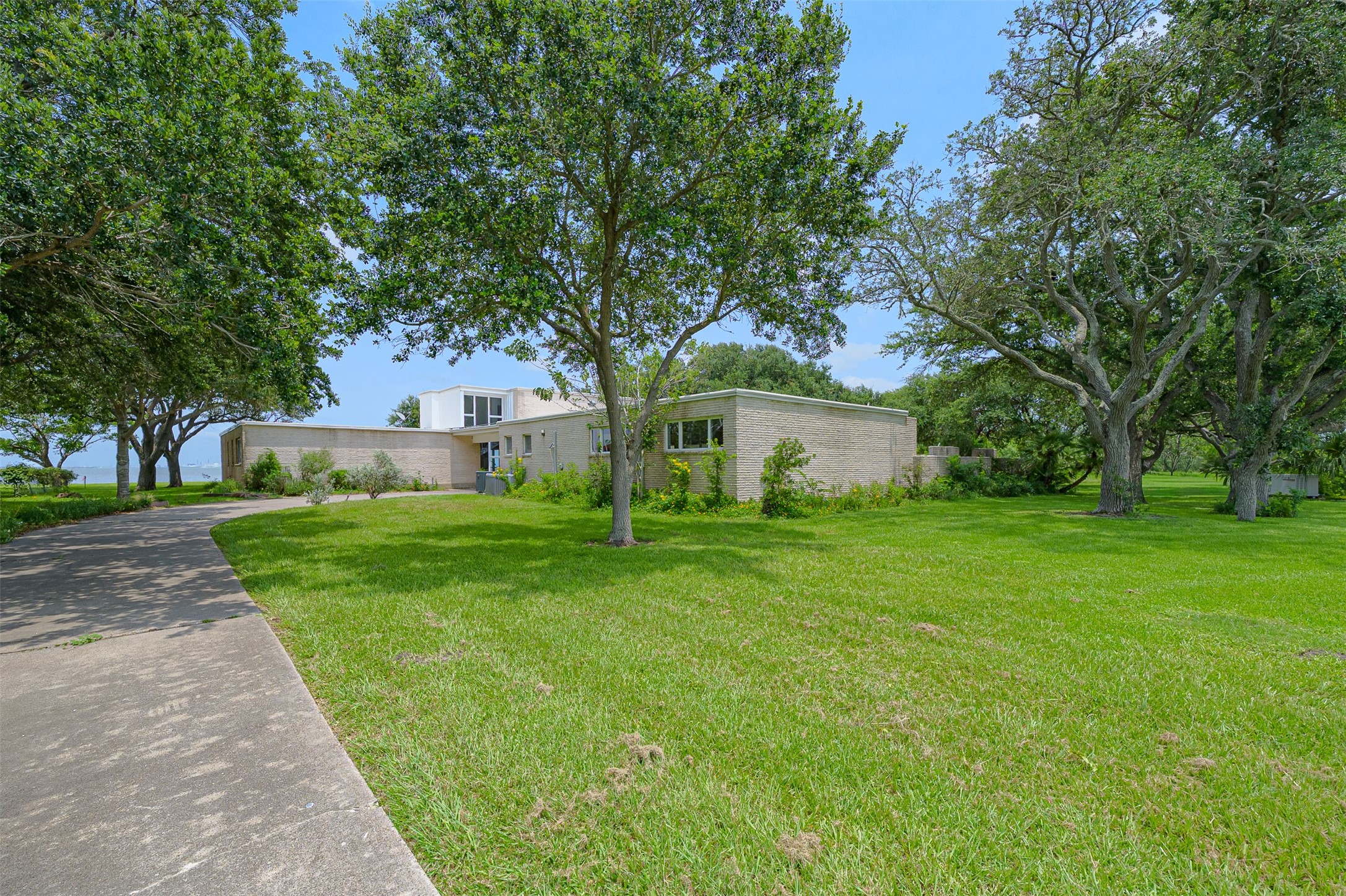 1700 South Virginia Street Port Lavaca, TX 77979 - Photo 8 of 49