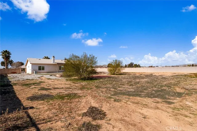 $2,600 | 15095 Douglas Street, Apple Valley, CA 92307