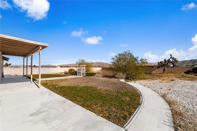 $2,600 | 15095 Douglas Street, Apple Valley, CA 92307