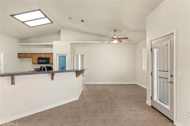 $2,600 | 15095 Douglas Street, Apple Valley, CA 92307