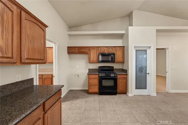 $2,600 | 15095 Douglas Street, Apple Valley, CA 92307