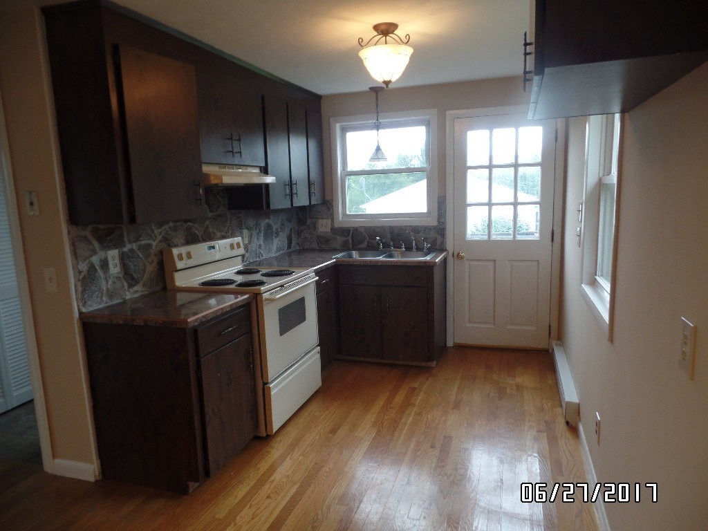 10 Bay Path Road Spencer, MA 01562 - Photo 3 of 15 Gallery Image 3