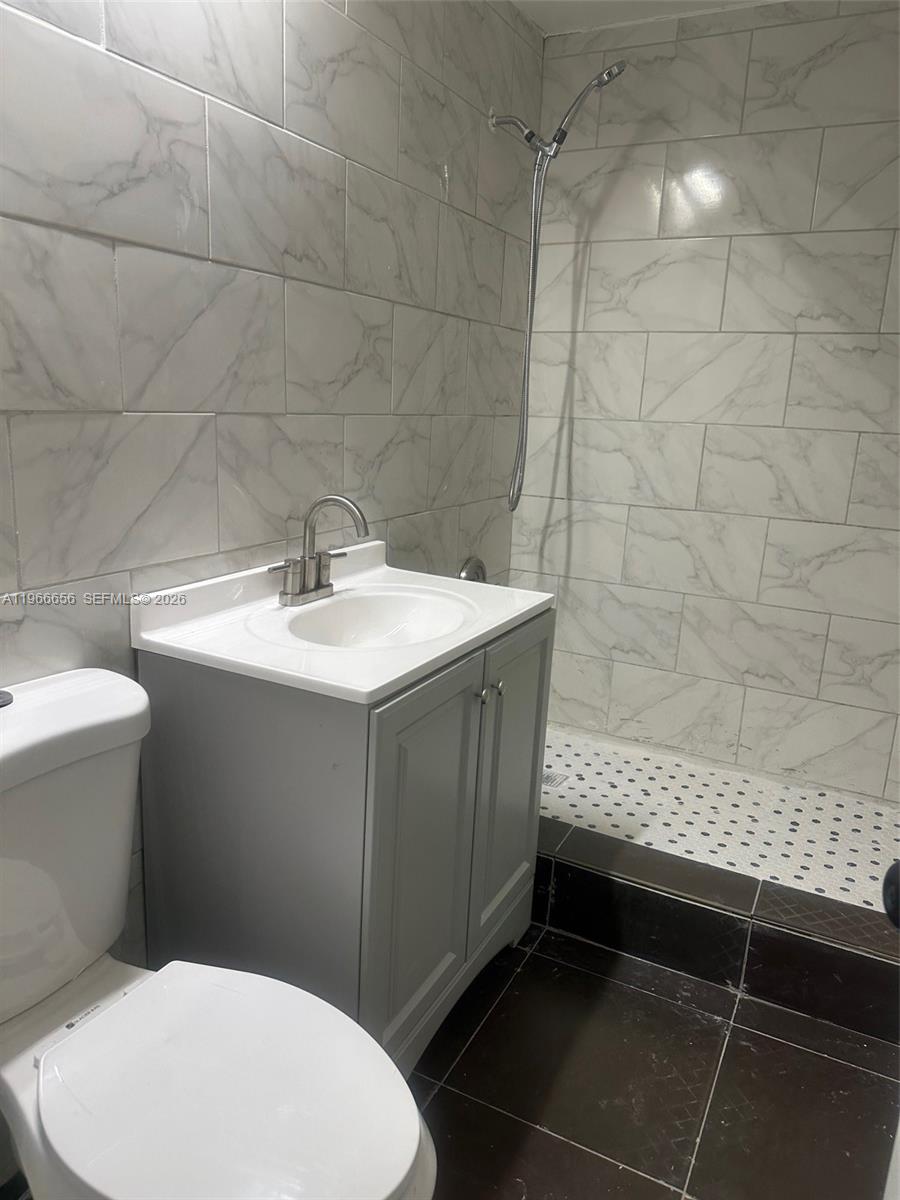 1275 West 31st Street, Unit 1 Hialeah, FL 33012 - Photo 4 of 6