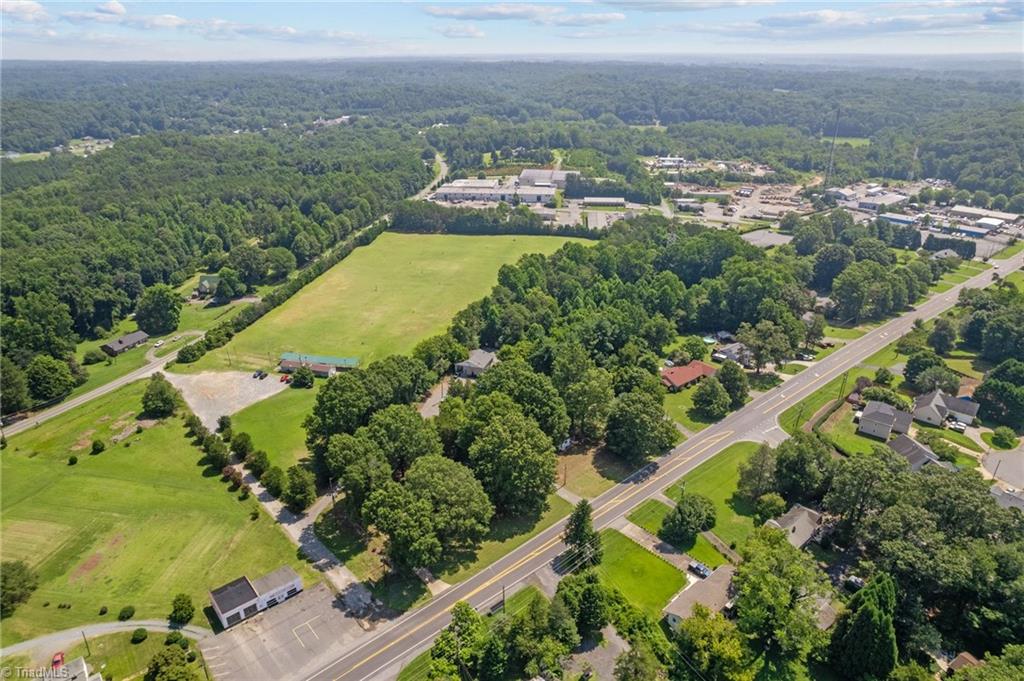 5755 Reynolda Road Winston-Salem, NC 27106 - Photo 3 of 32