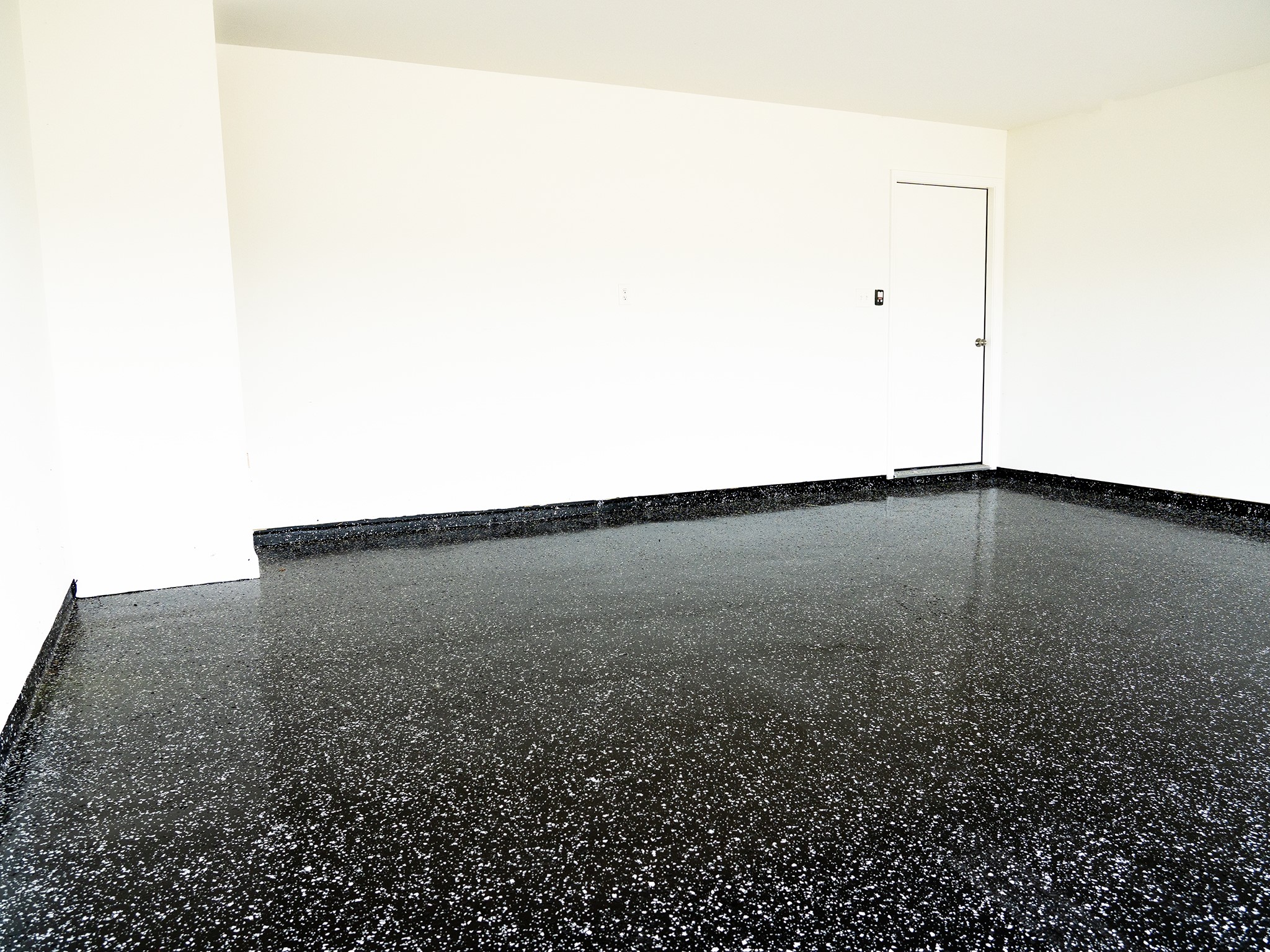 37 Road 5102, Unit L Cleveland, TX 77327 - Photo 19 of 29 a view of wooden floor and utility room