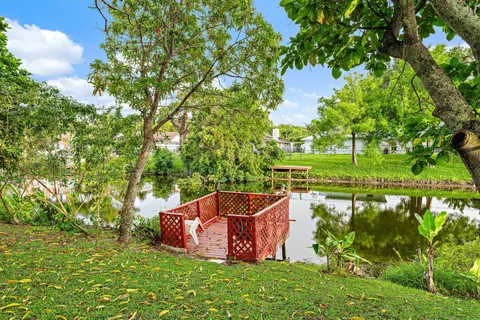 $575,000 | 113 Cordoba Circle, Royal Palm Beach, FL 33411