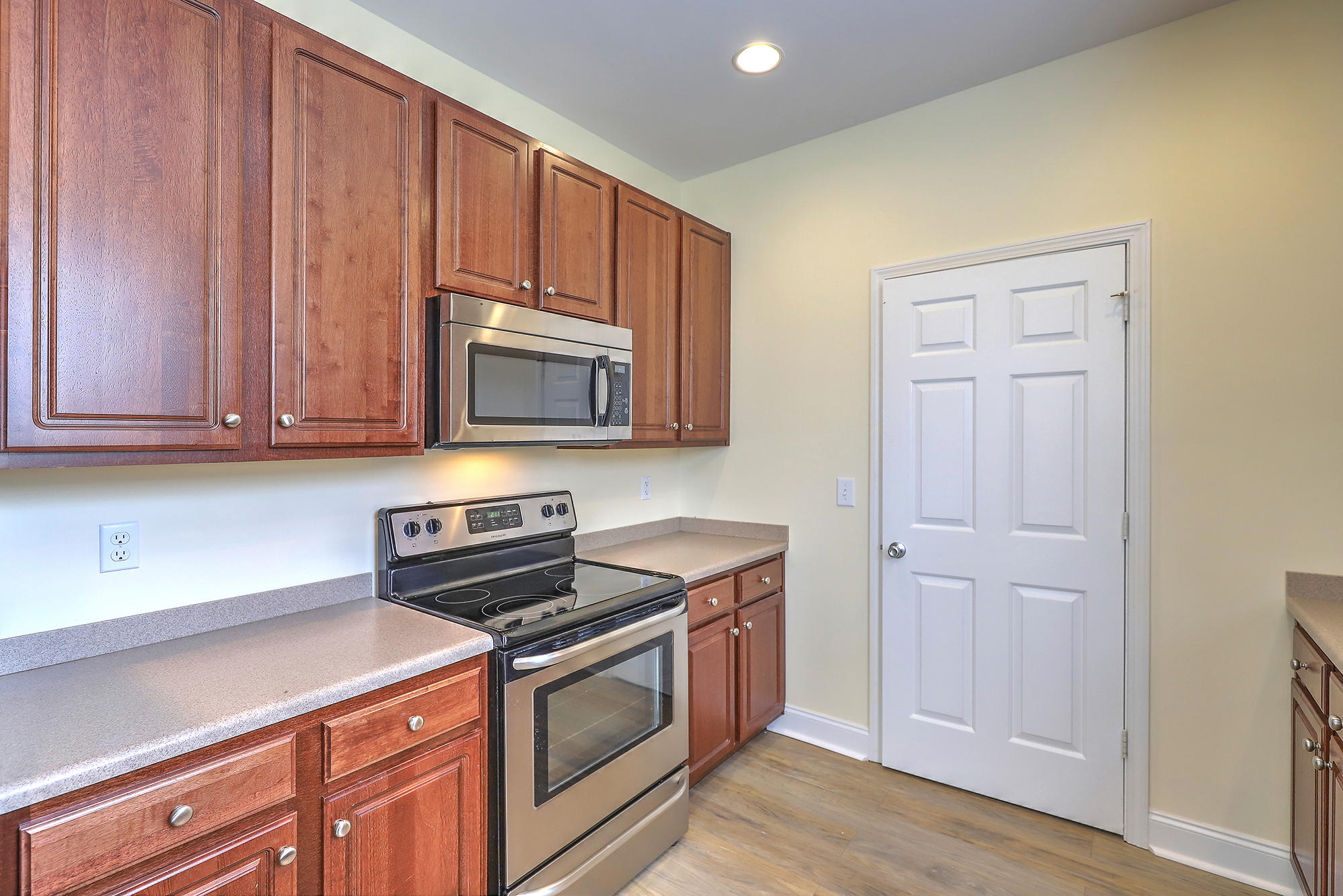 222 Westbrooke Road Summerville, SC 29486 - Photo 13 of 32 IMG_7598_599_600