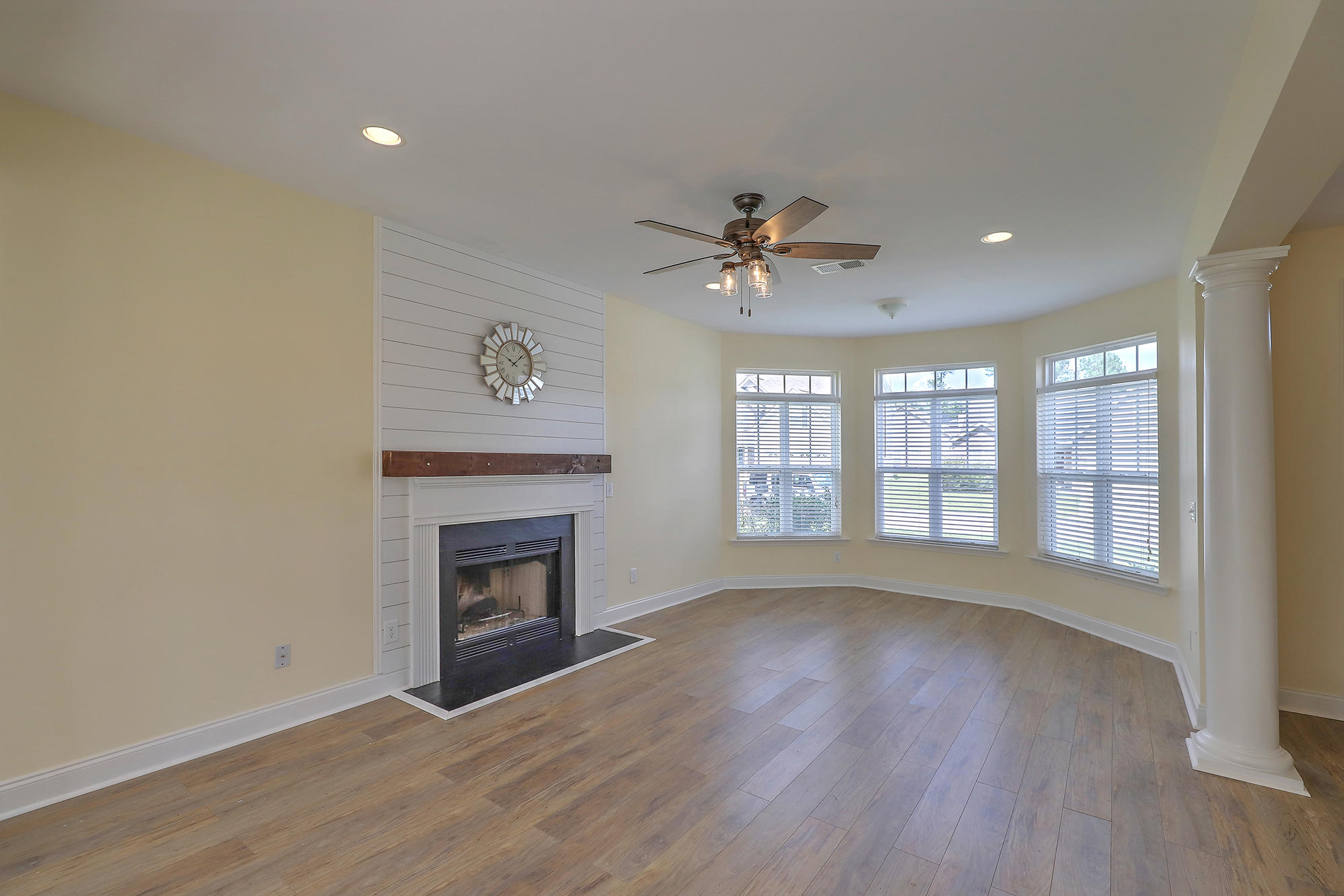 222 Westbrooke Road Summerville, SC 29486 - Photo 4 of 32 IMG_7577_8_9