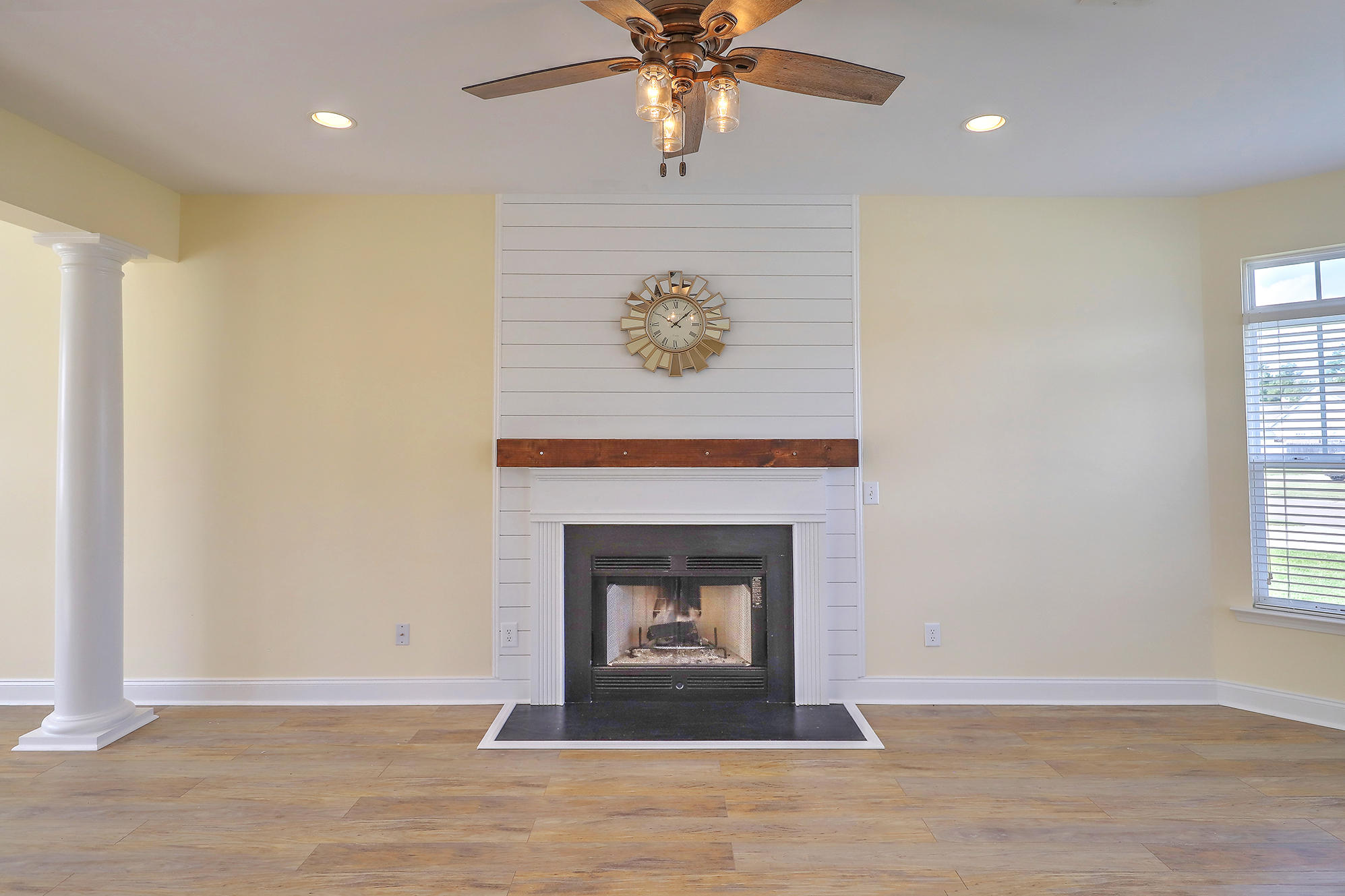 222 Westbrooke Road Summerville, SC 29486 - Photo 5 of 32 IMG_7646_7_8
