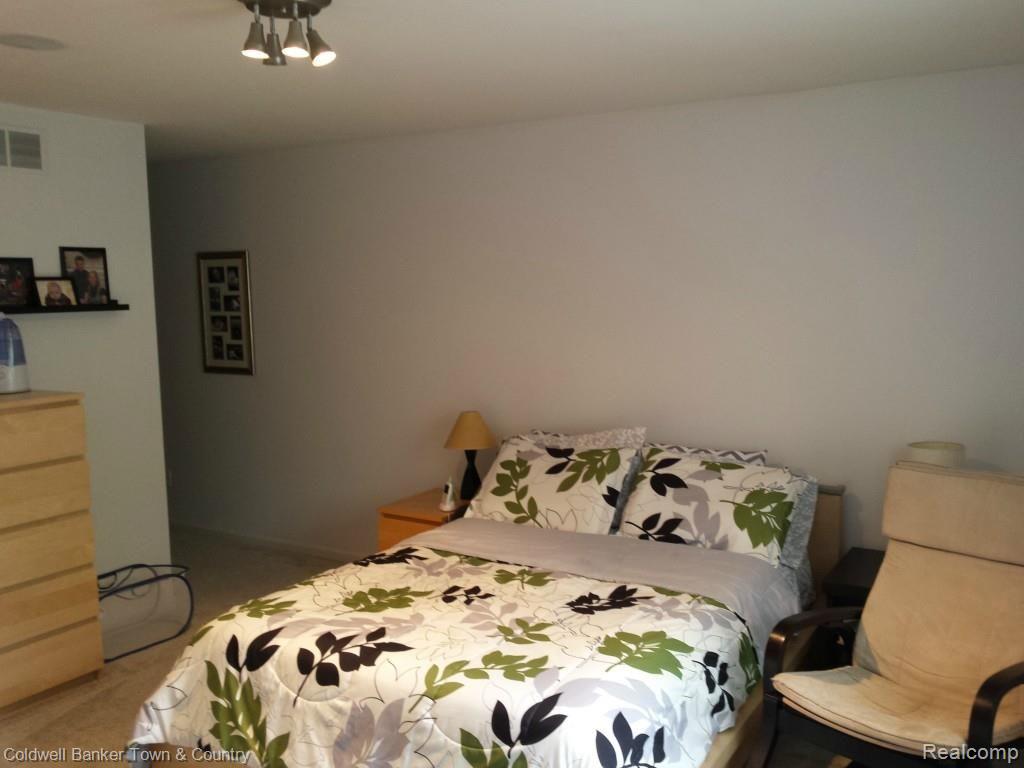 4726 Summer Ridge Drive, Unit 32 Howell, MI 48843 - Photo 12 of 27 Master Suite- New Carpet & Paint