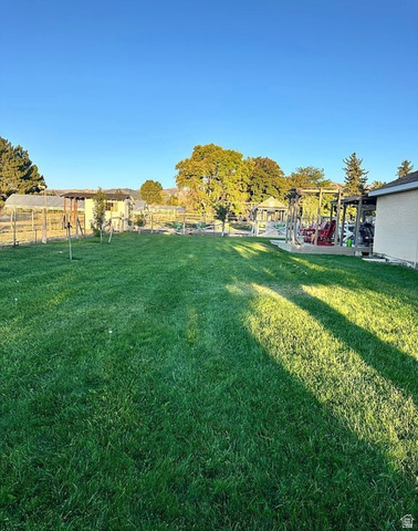 287 South 100 East Spring City, UT 84662 - Photo 6 of 44 View of yard and deck