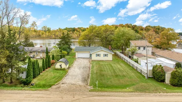 $400,000 | 3870 Rus Dic Drive, Reading, MI 49274