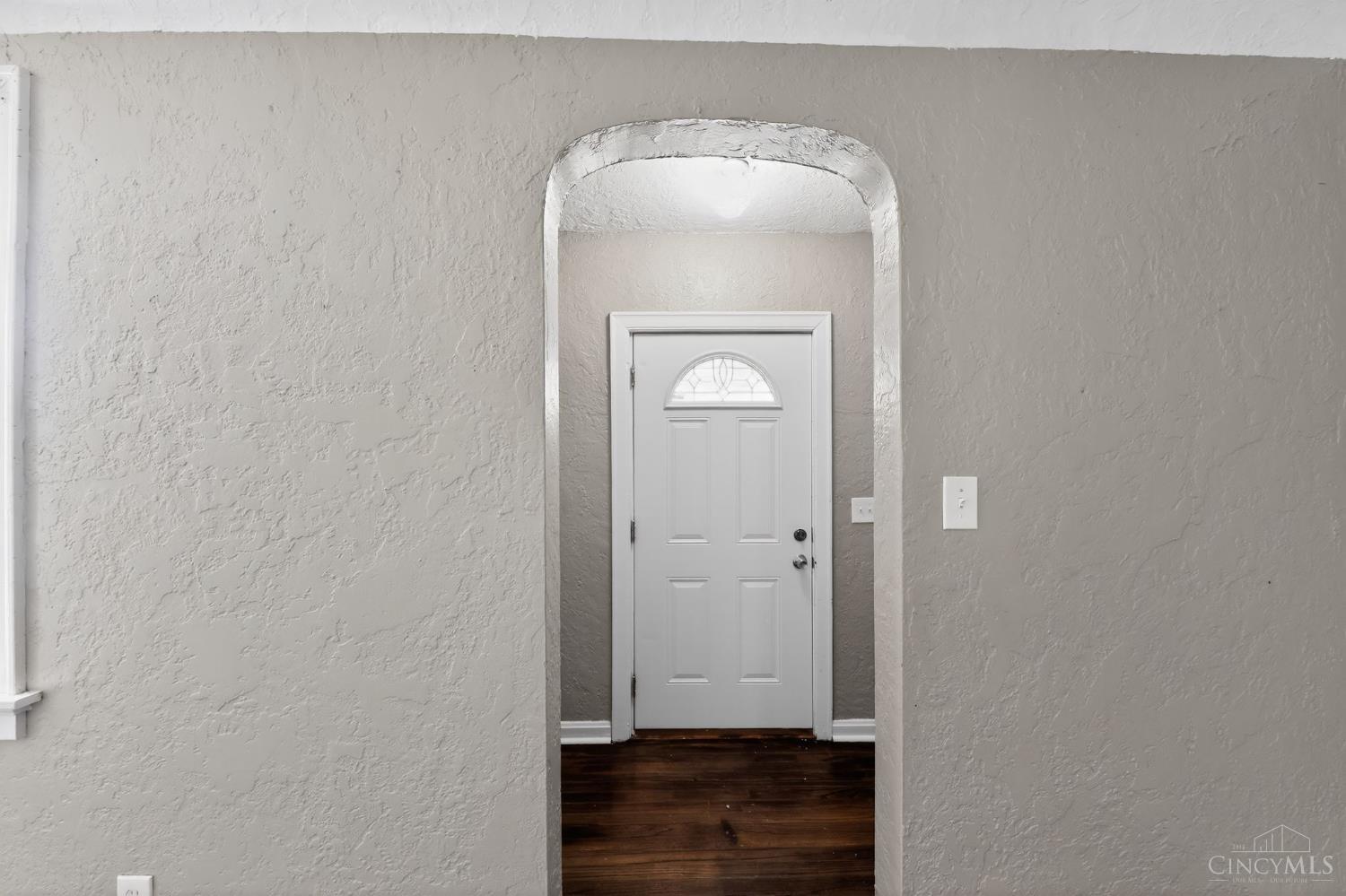 1284 Compton Road Cincinnati, OH 45231 - Photo 8 of 30 Gallery Image 8