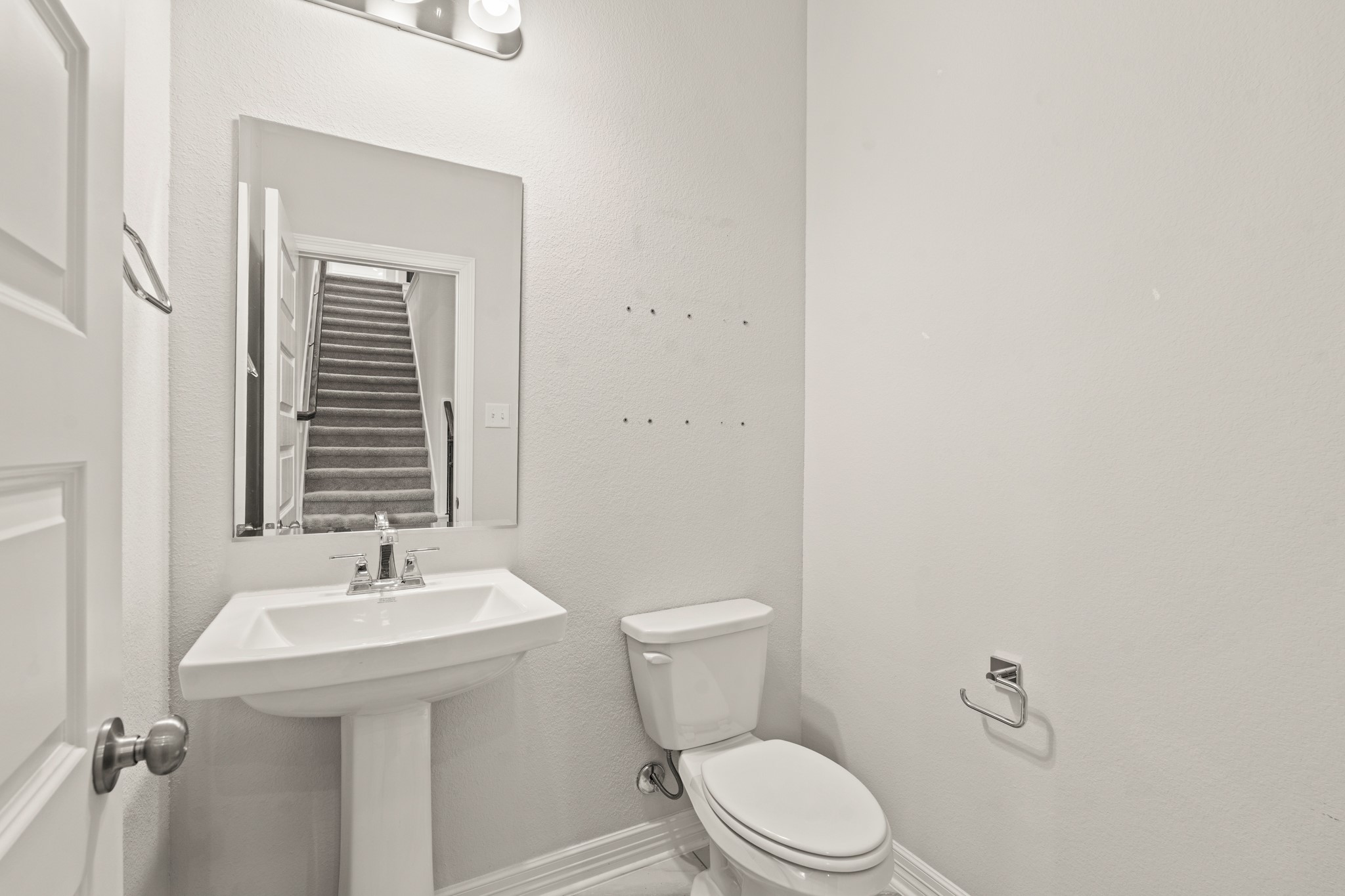 4115 Chloe Ridge Lane Fulshear, TX 77441 - Photo 8 of 28 Powder Room