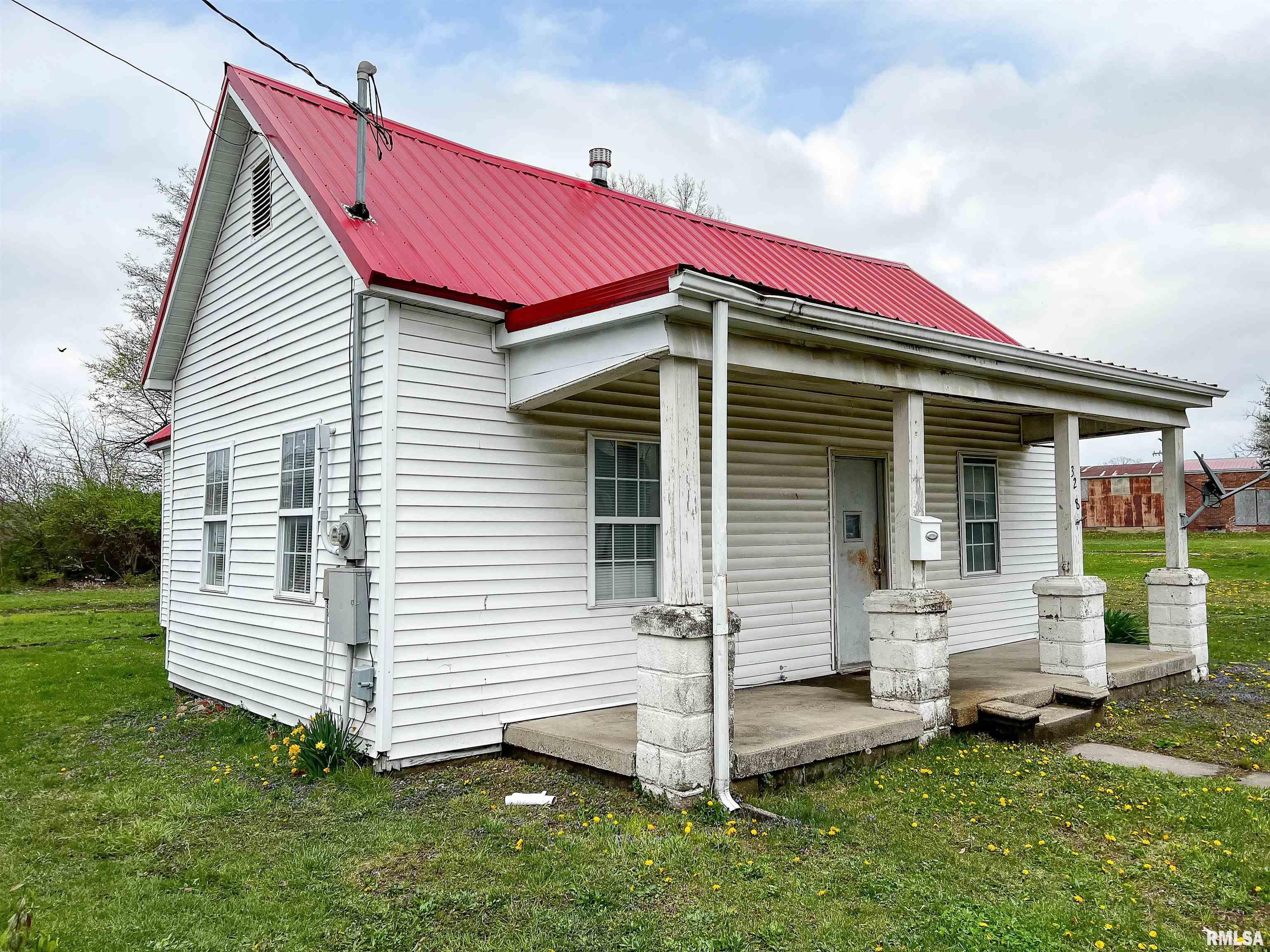 328 West 3rd Street Flora, IL 62839 - Photo 1 of 48 Gallery Image 1