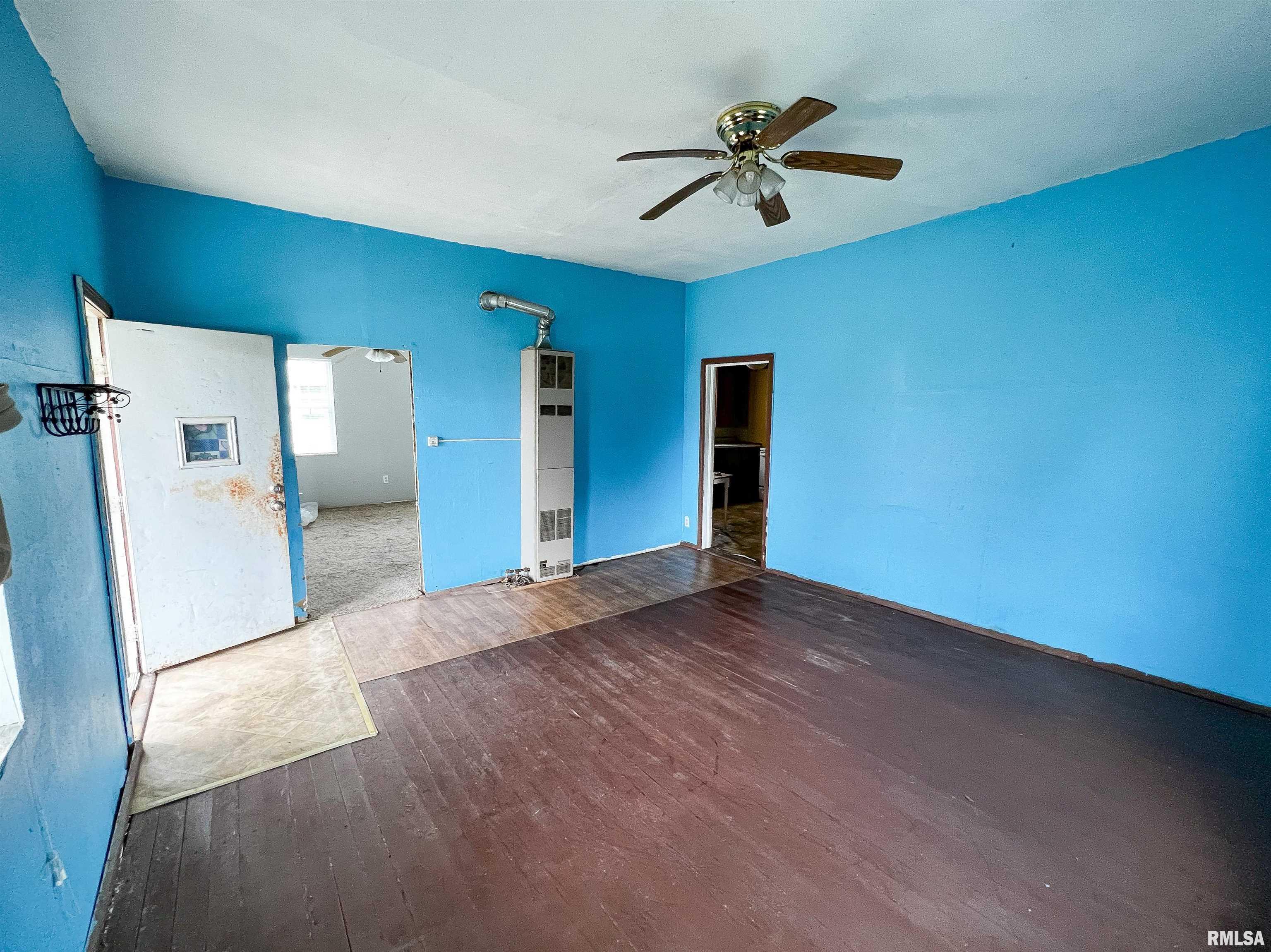 328 West 3rd Street Flora, IL 62839 - Photo 11 of 48 Gallery Image 11