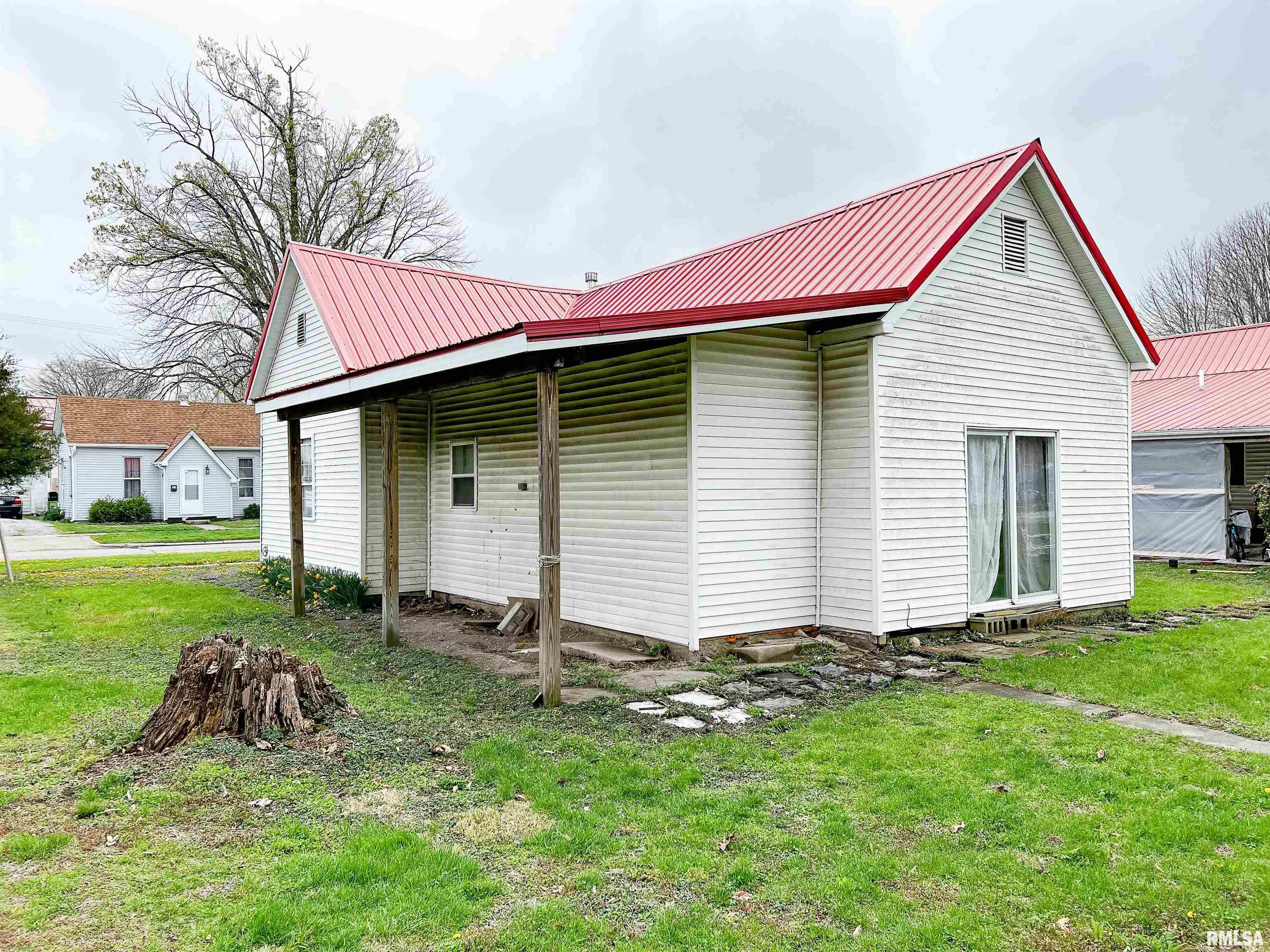 328 West 3rd Street Flora, IL 62839 - Photo 5 of 48 Gallery Image 5