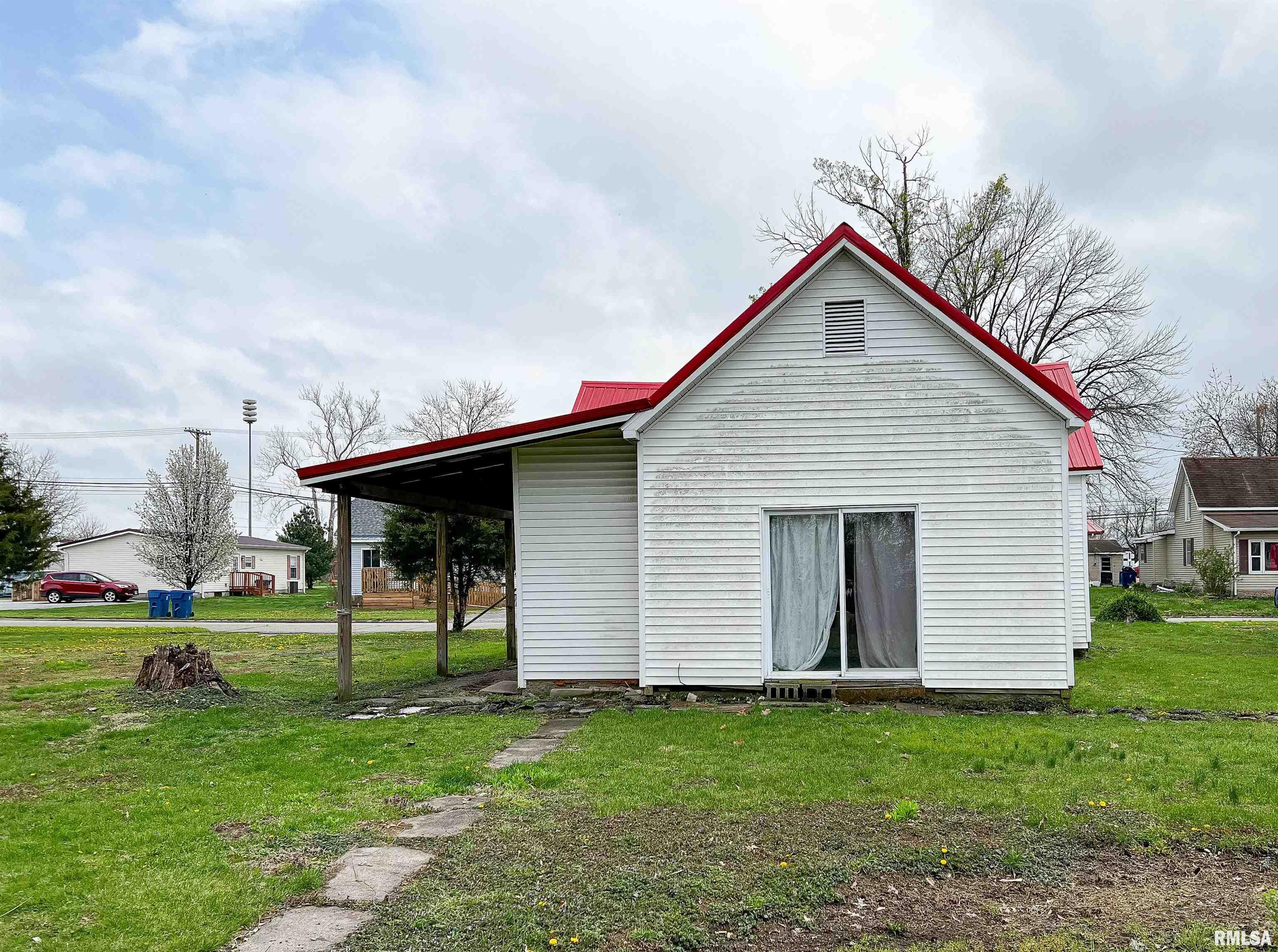 328 West 3rd Street Flora, IL 62839 - Photo 6 of 48 Gallery Image 6