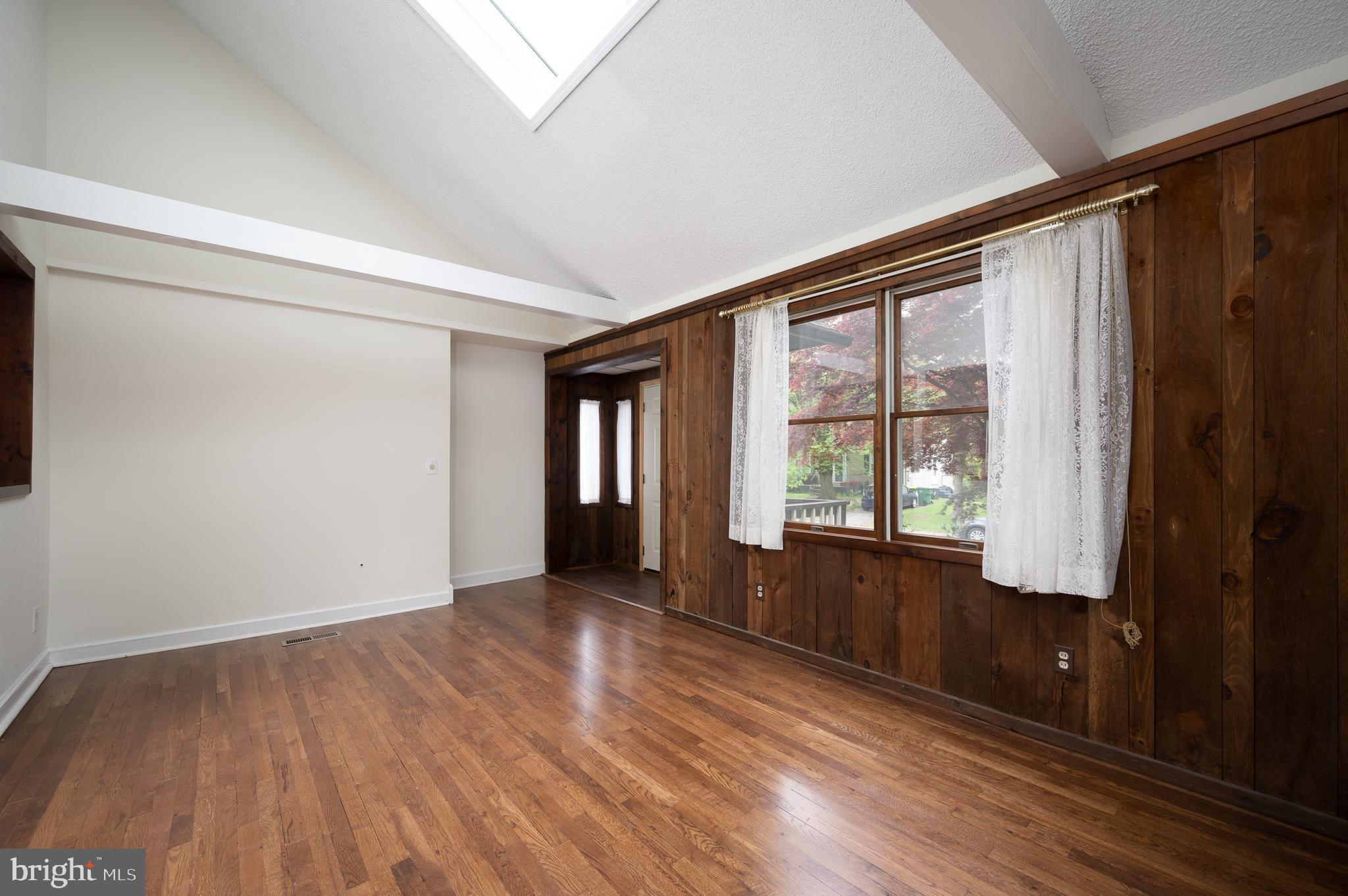 4 Garrett Road Wilmington, DE 19809 - Photo 7 of 21 Living Room