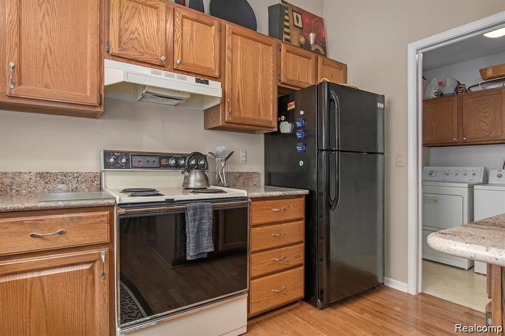 22220 River Ridge Trail Farmington Hills, MI 48335 - Photo 7 of 29