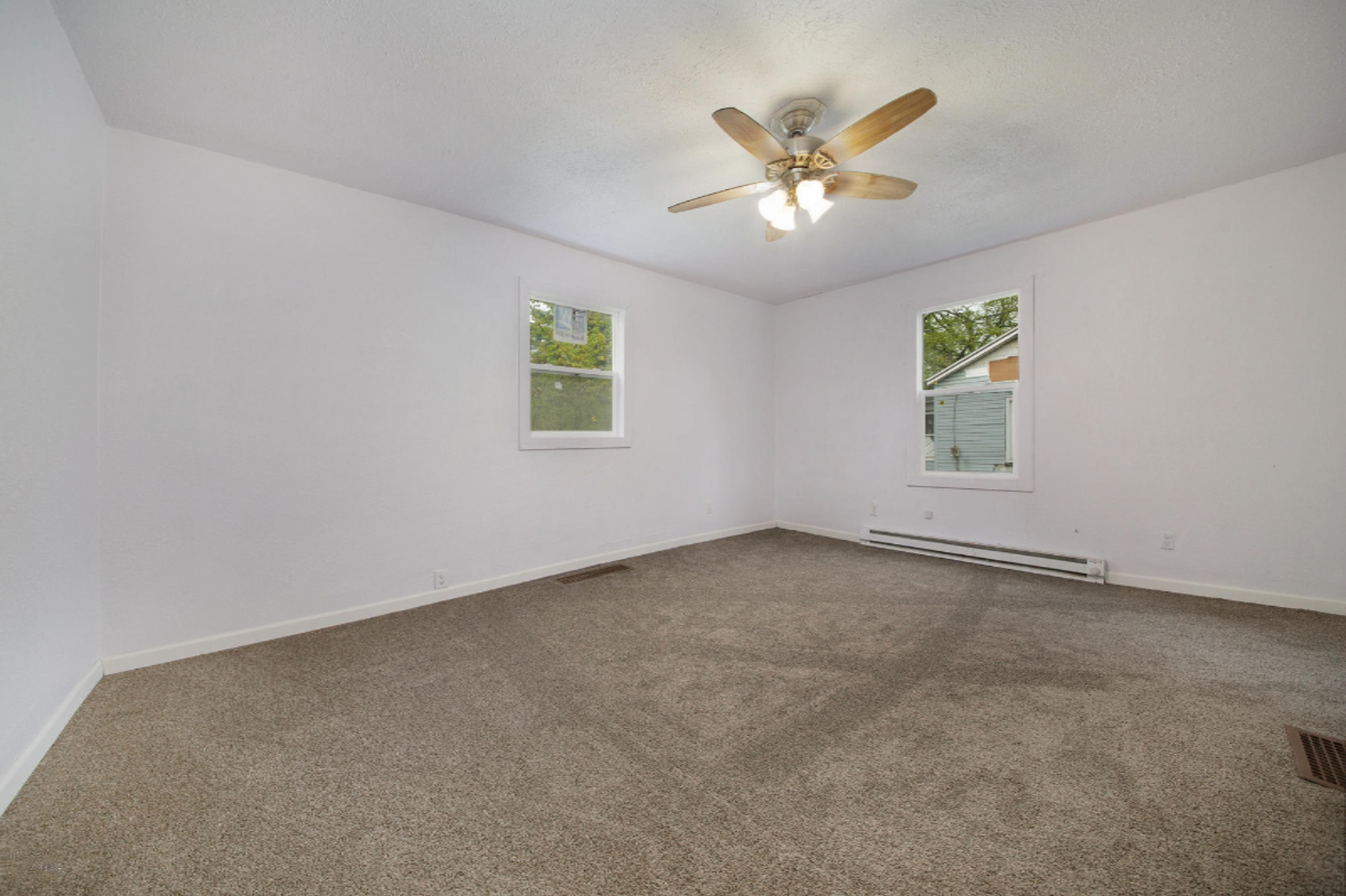 412 East Broadway Street Three Rivers, MI 49093 - Photo 11 of 21 Living Room