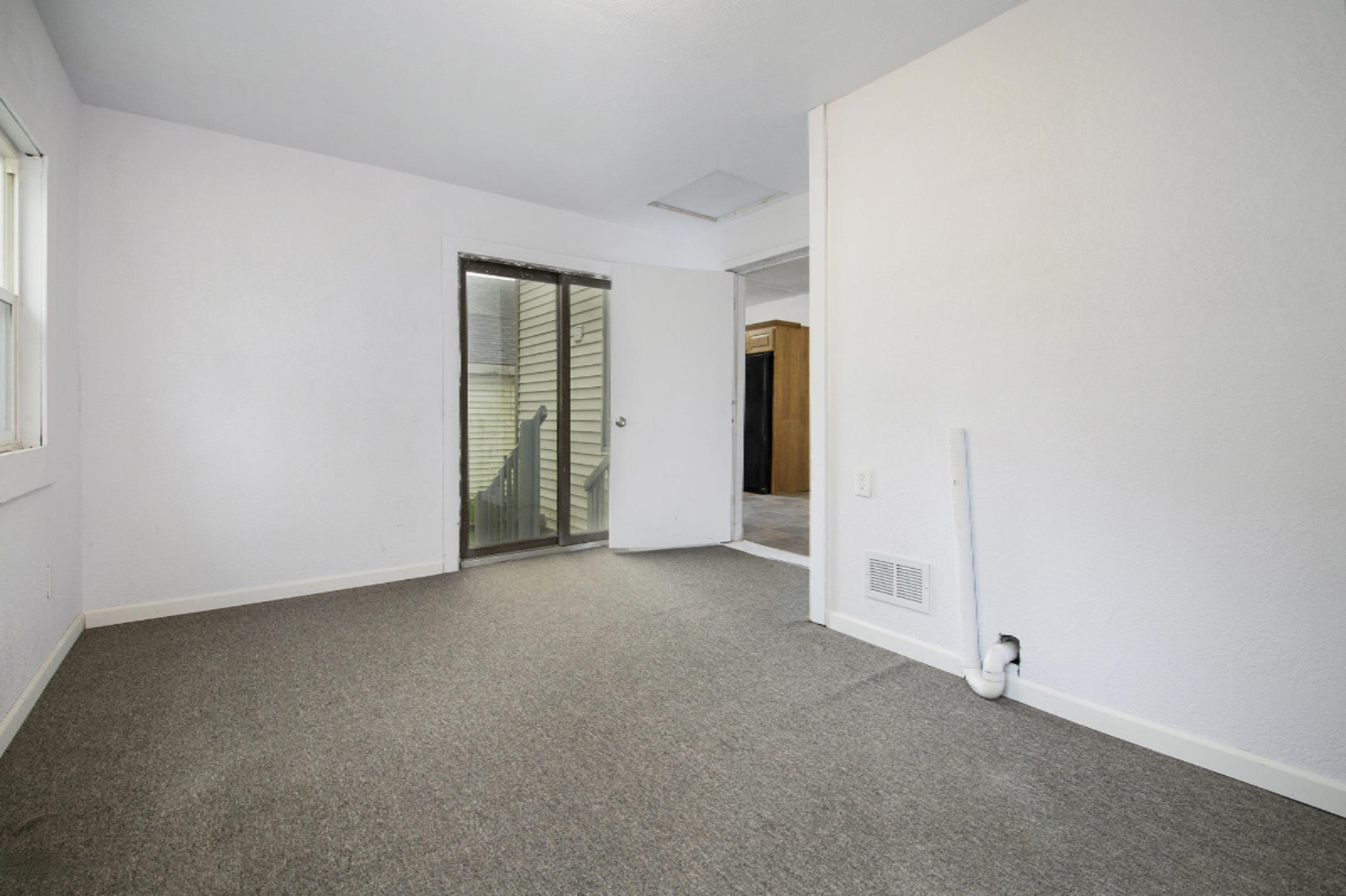 412 East Broadway Street Three Rivers, MI 49093 - Photo 19 of 21 Mud room/Laundry