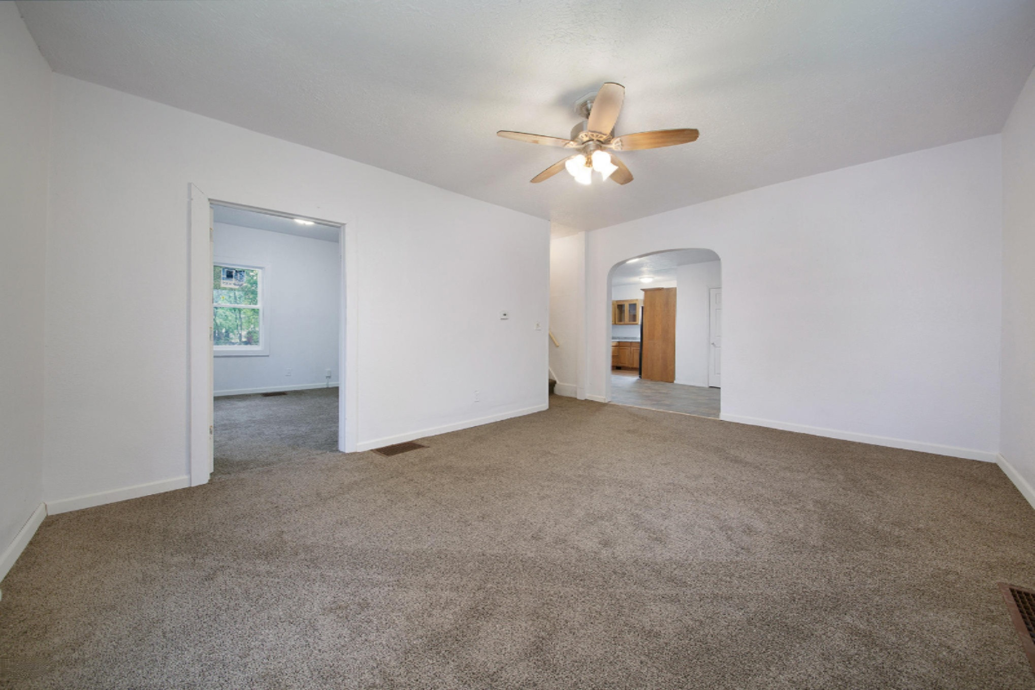 412 East Broadway Street Three Rivers, MI 49093 - Photo 10 of 21 Living Room