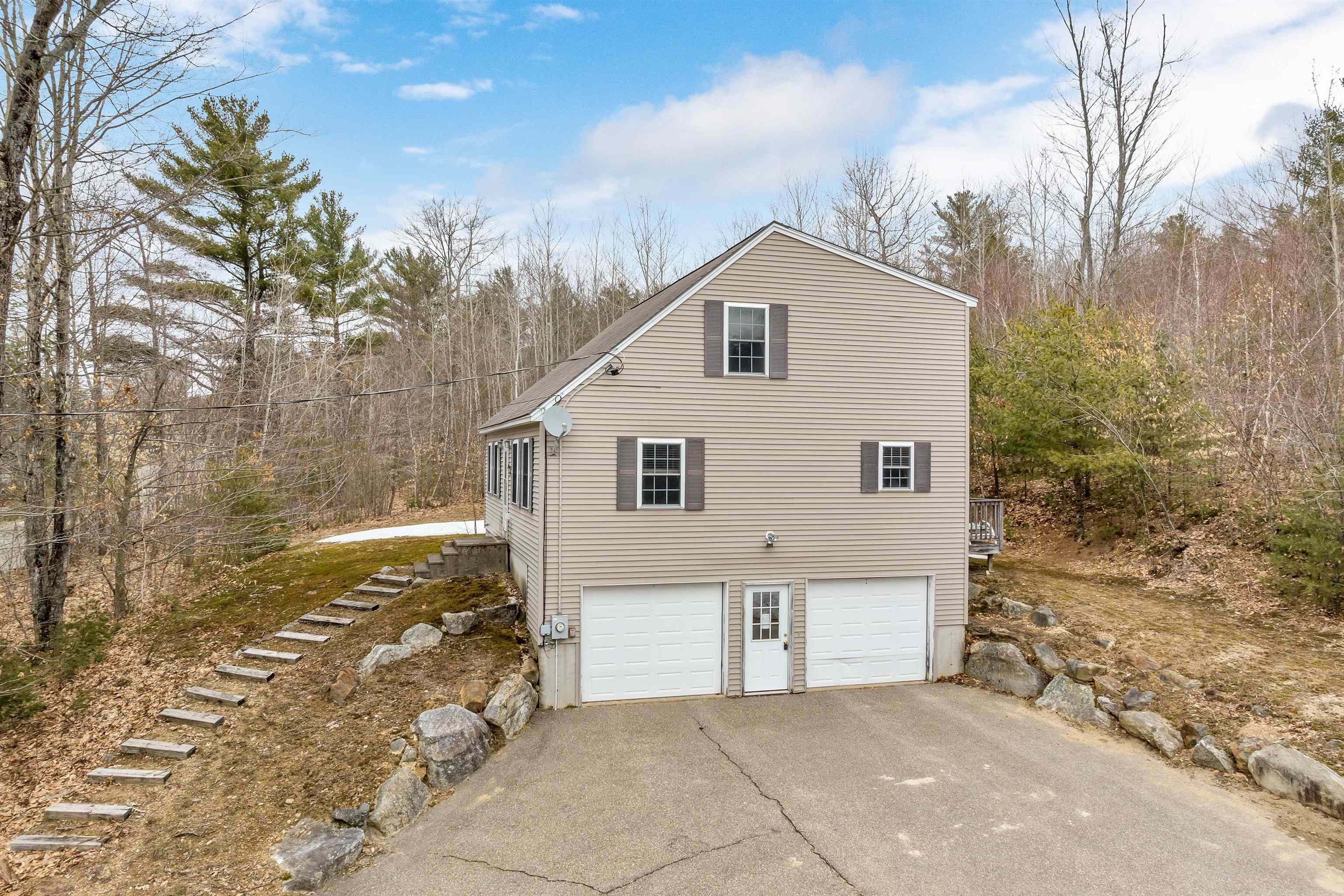 11 Hollywood Beach Road Alton, NH 03809 - Photo 3 of 26