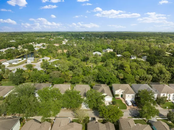 $2,200 | 2575 12th Square Southwest, Vero Beach, FL 32968