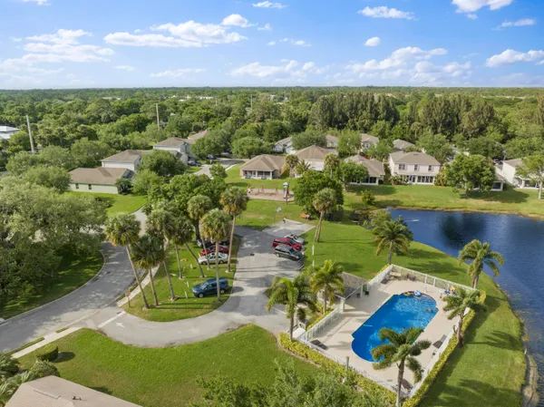 $2,200 | 2575 12th Square Southwest, Vero Beach, FL 32968