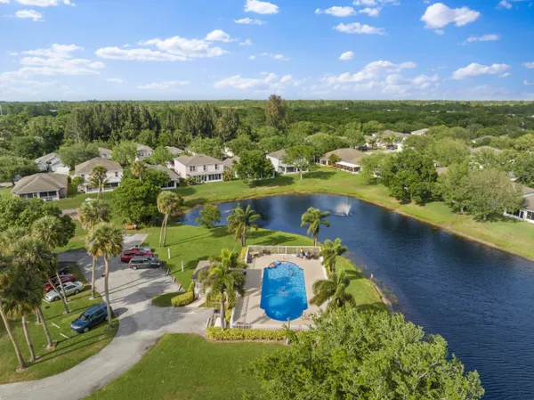 $2,200 | 2575 12th Square Southwest, Vero Beach, FL 32968